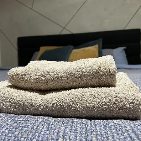 Cozy - Free Parking, Wifi & King-size Bed - Liman Iv Apartment