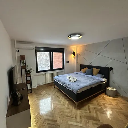 Apartment Cozy - Free Parking, Wifi & King-size Bed - Liman Iv *