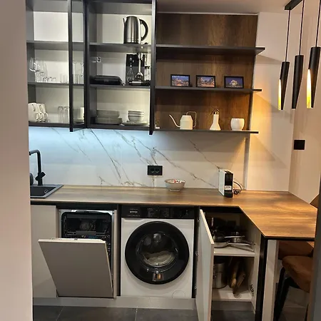 Cozy - Free Parking, Wifi & King-size Bed - Liman Iv *