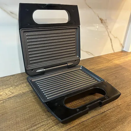 Cozy - Free Parking, Wifi & King-size Bed - Liman Iv Apartment Novi Sad