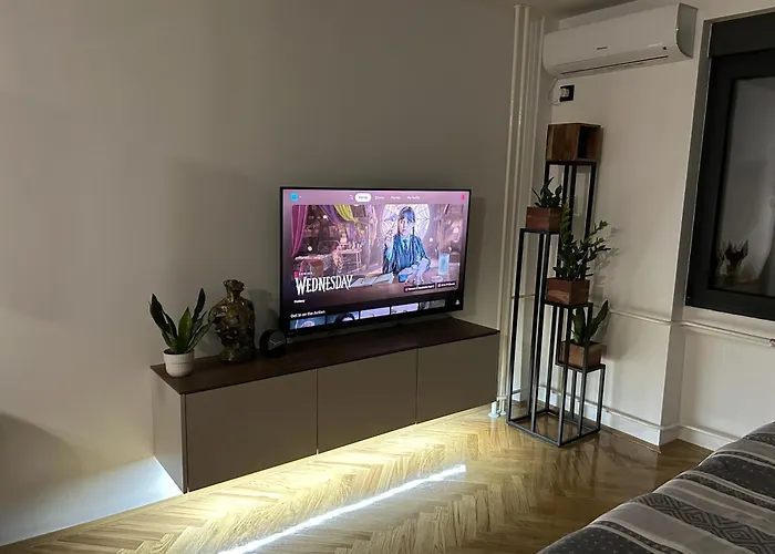 Cozy - Free Parking, Wifi & King-size Bed - Liman Iv Lägenhet *