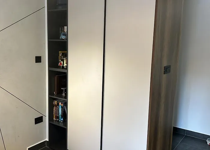 Lägenhet Cozy - Free Parking, Wifi & King-size Bed - Liman Iv *