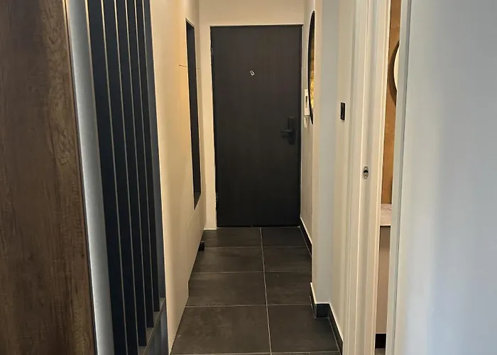 Cozy - Free Parking, Wifi & King-size Bed - Liman Iv شقة