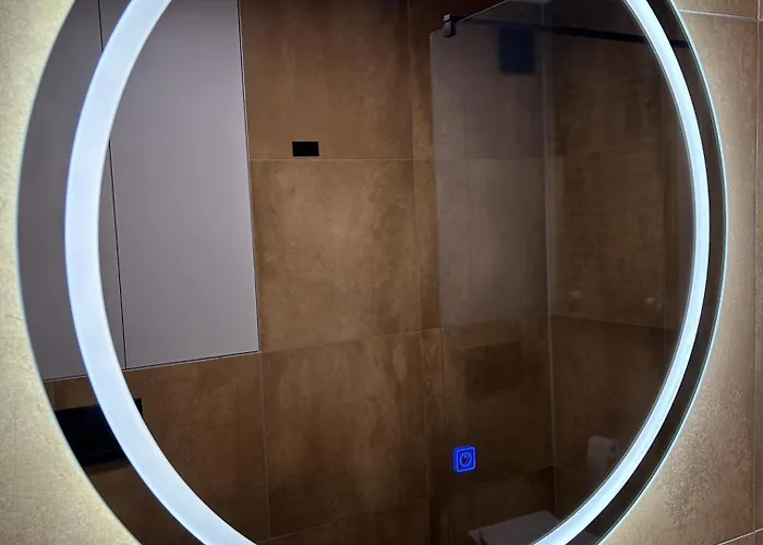 Lägenhet Cozy - Free Parking, Wifi & King-size Bed - Liman Iv Novi Sad