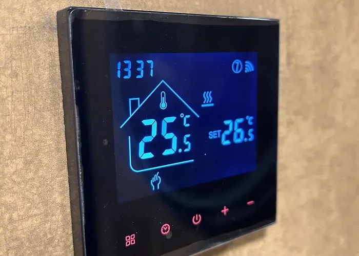 Cozy - Free Parking, Wifi & King-size Bed - Liman Iv Lägenhet Novi Sad