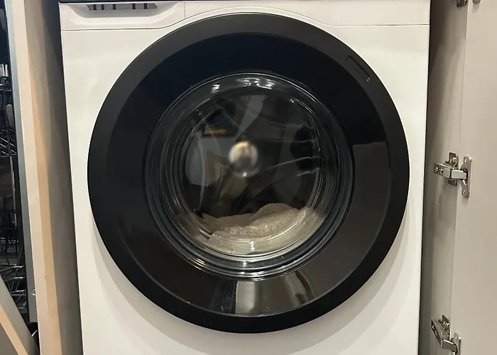 Lägenhet Cozy - Free Parking, Wifi & King-size Bed - Liman Iv *