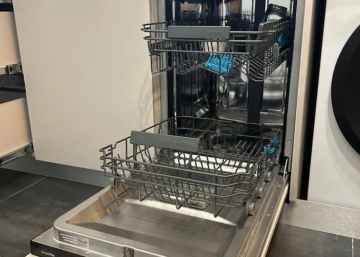 Cozy - Free Parking, Wifi & King-size Bed - Liman Iv شقة نوفي ساد