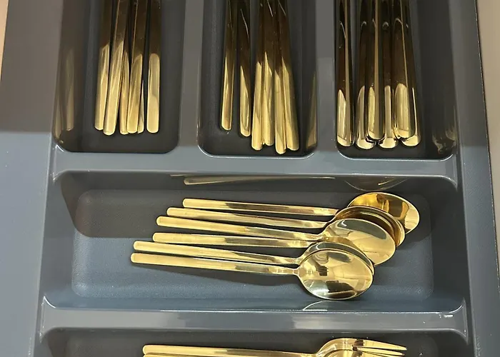 Cozy - Free Parking, Wifi & King-size Bed - Liman Iv