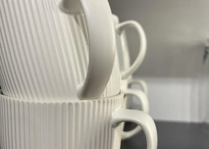 Cozy - Free Parking, Wifi & King-size Bed - Liman Iv Lägenhet *