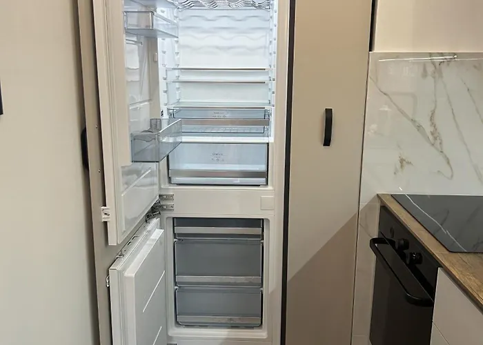 Cozy - Free Parking, Wifi & King-size Bed - Liman Iv *